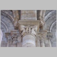 Sens, north choir aisle capital, photo mappinggothic.org.jpg